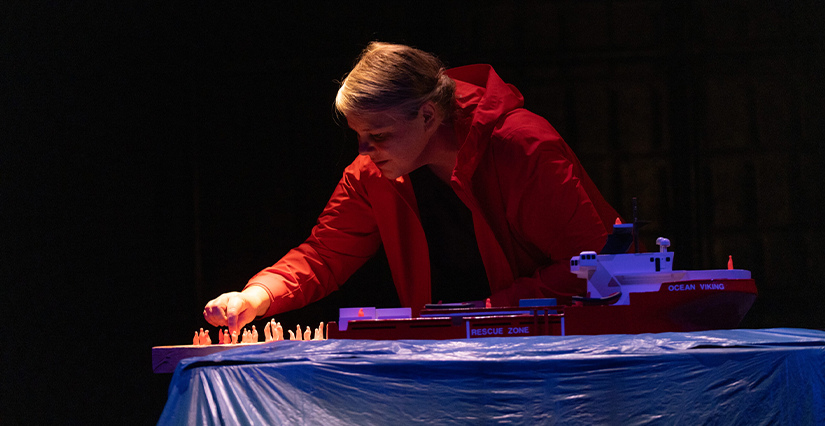Spectacle "Esquif (à fleur d'eau)", au THV à Saint-Barthélémy-d'Anjou