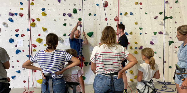 Cours d'escalade en famille à Climb Up Angers