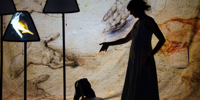 Click !, théâtre visuel au théâtre Philippe Noiret à Doué-en-Anjou les 14 et 15 novembre 2023 - ©Paolo Cardona Click !, théâtre visuel 18 mois et + au Théâtre Philippe Noiret à Doué-en-Anjou