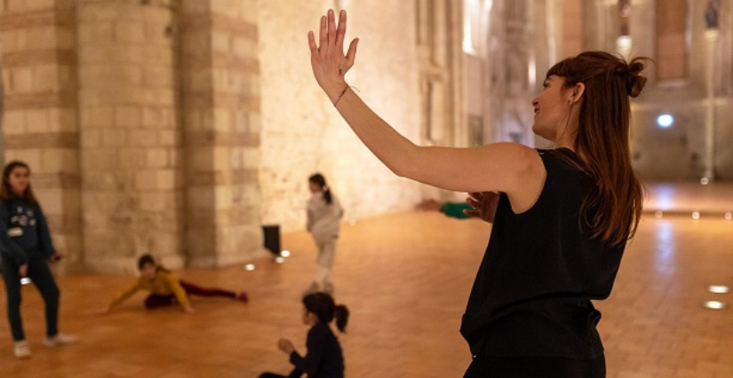 Atelier dansé en famille à la Collégiale Saint Martin à Angers