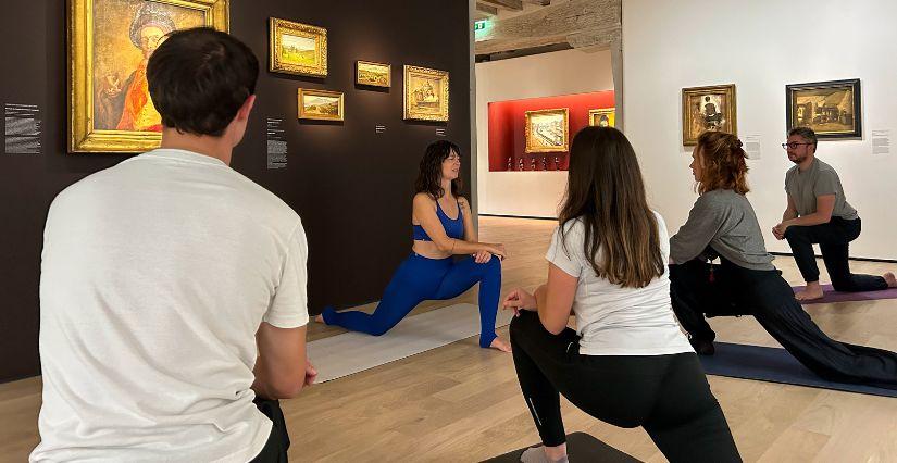 Yoga pour les ados au musée d'Art moderne de Fontevraud