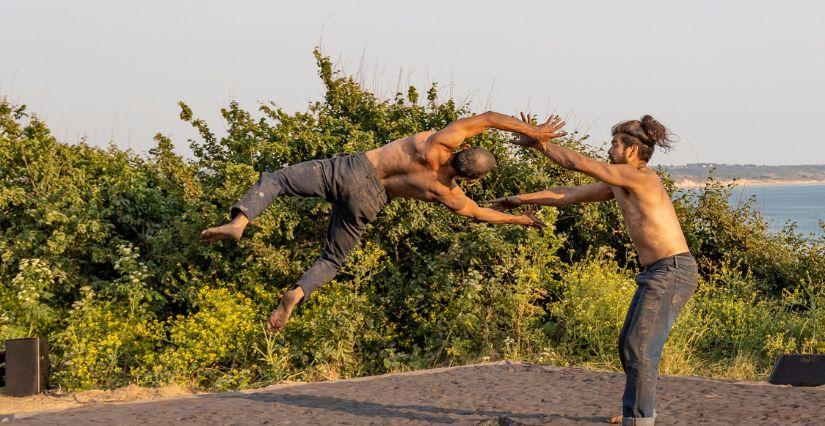"Huellas", Cirque acrodanse au Théâtre Philippe Noiret de Doué-en-Anjou