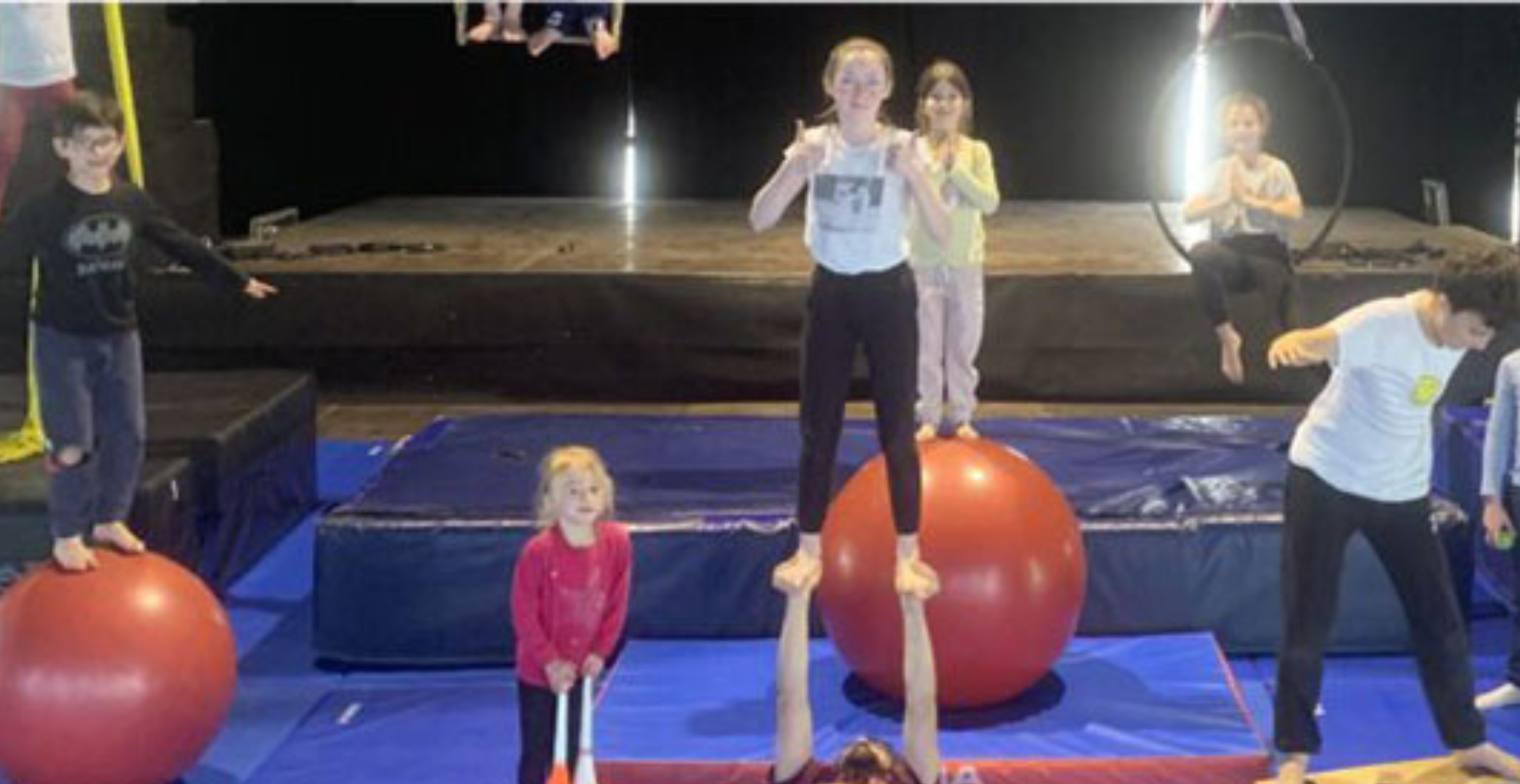 Atelier cirque parents-enfants avec Un pas de Côté à La Loge à Beaupréau