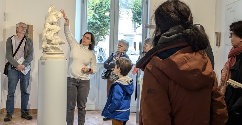Visite commentée en famille au Musée Jules-Desbois à Noyant-Villages