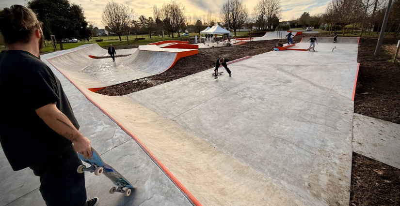 Skate park de la Coulée Verte, un espace innovant pour tous les publics, à Doué-en-Anjou